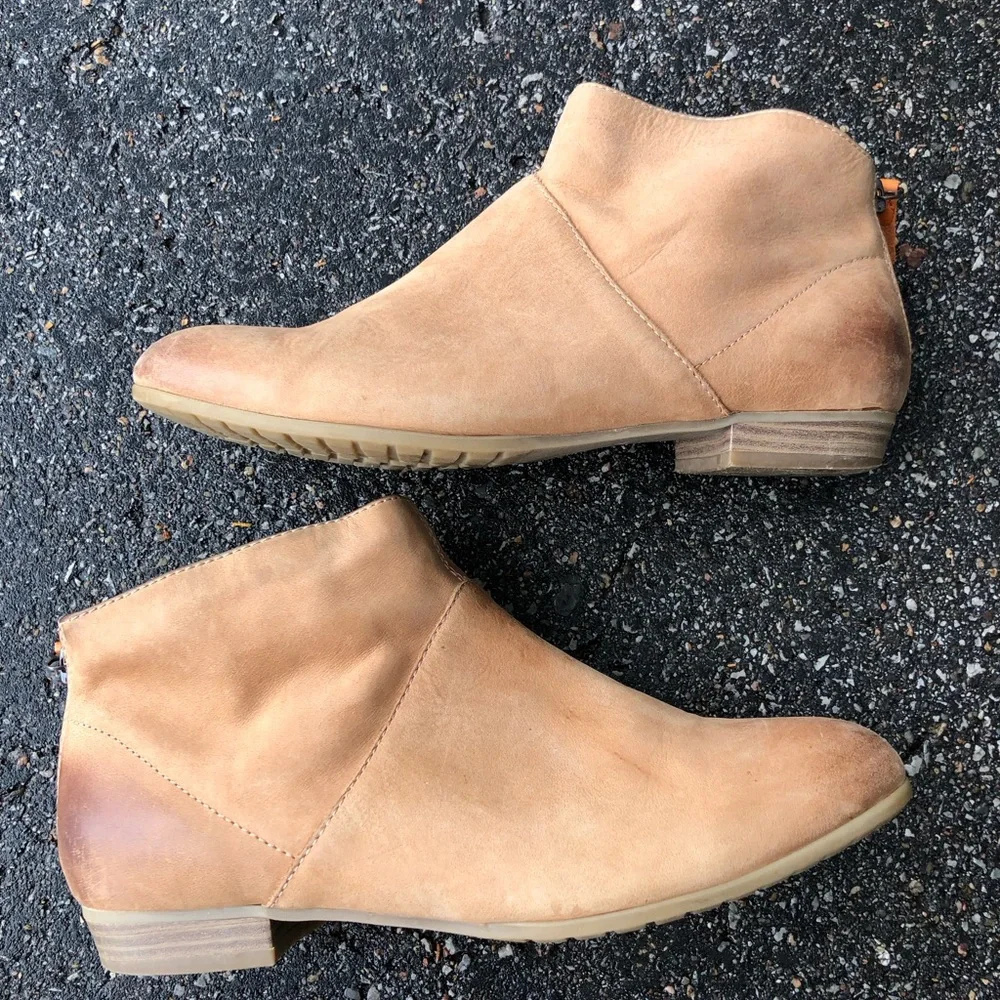 Aldo Tan Suede Women's Ankle Booties. Size 7.